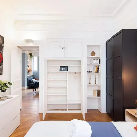 Moderne A Pres Des Champs-elysees Apartment Paris