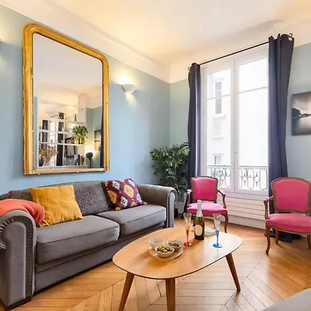 Apartment Moderne A Pres Des Champs-elysees Paris